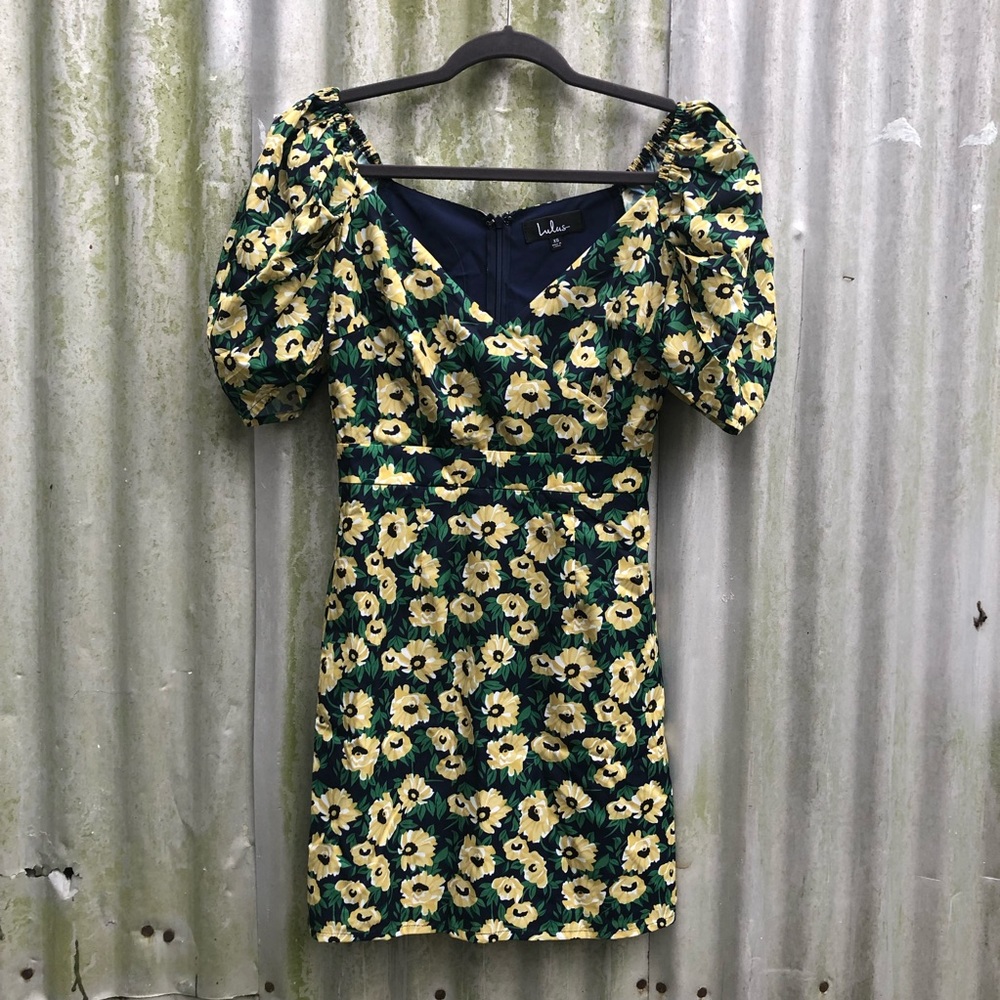 Lulu’s Mini Dress Size XS Yellow Green Floral Daisy Puff Sleeve Girly Feminine